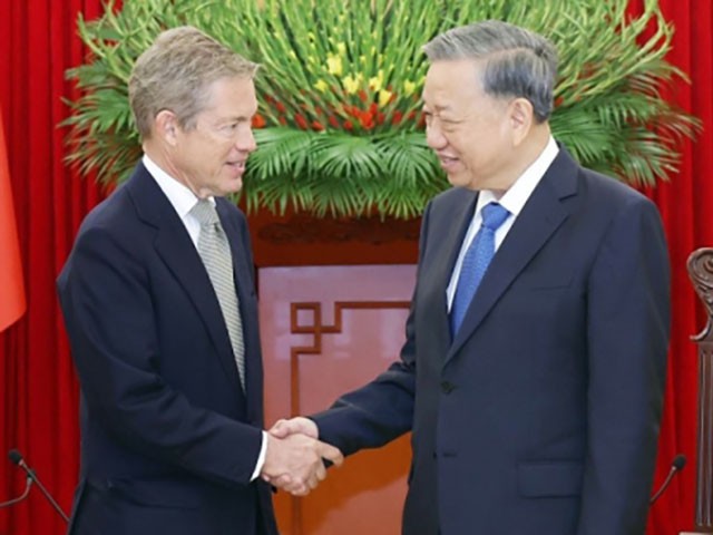 Nicolas Berggruen and General Secretary of the Communist Party of Vietnam Tô Lâm in Hanoi on Jan. 7, 2025