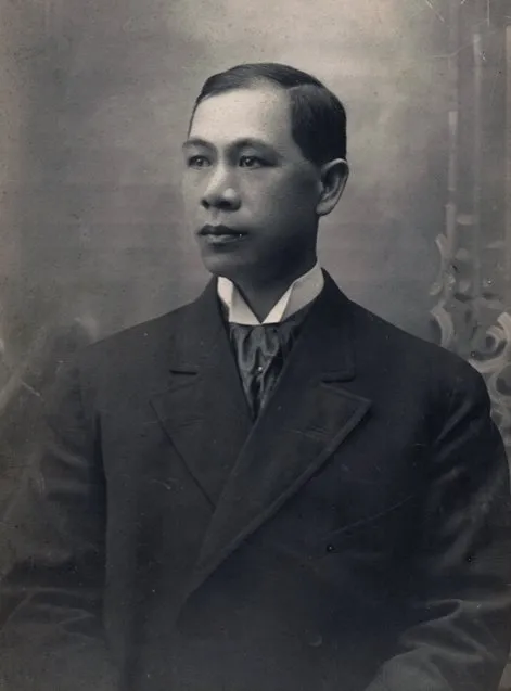 Hong Yen Chang portrait